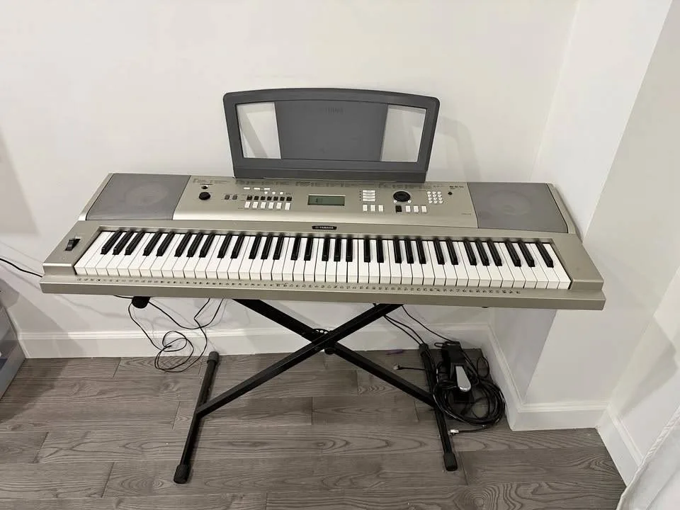 Đàn Piano / Organ Yamaha YPG-235 (76 Phím) - Rất Mới, Fullbox Kèm Pedal