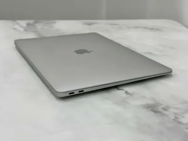 MacBook Air M1 13.3-inch / 8GB RAM / 256GB SSD (Giá rẻ) 2