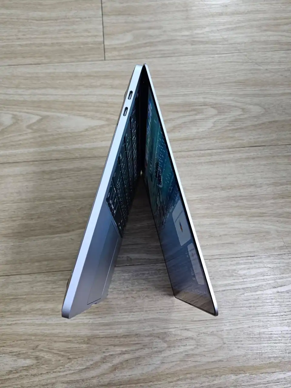 MacBook Pro 13-inch 2020 Intel Core i7 / 32GB RAM / 1TB SSD (Max Option) 5