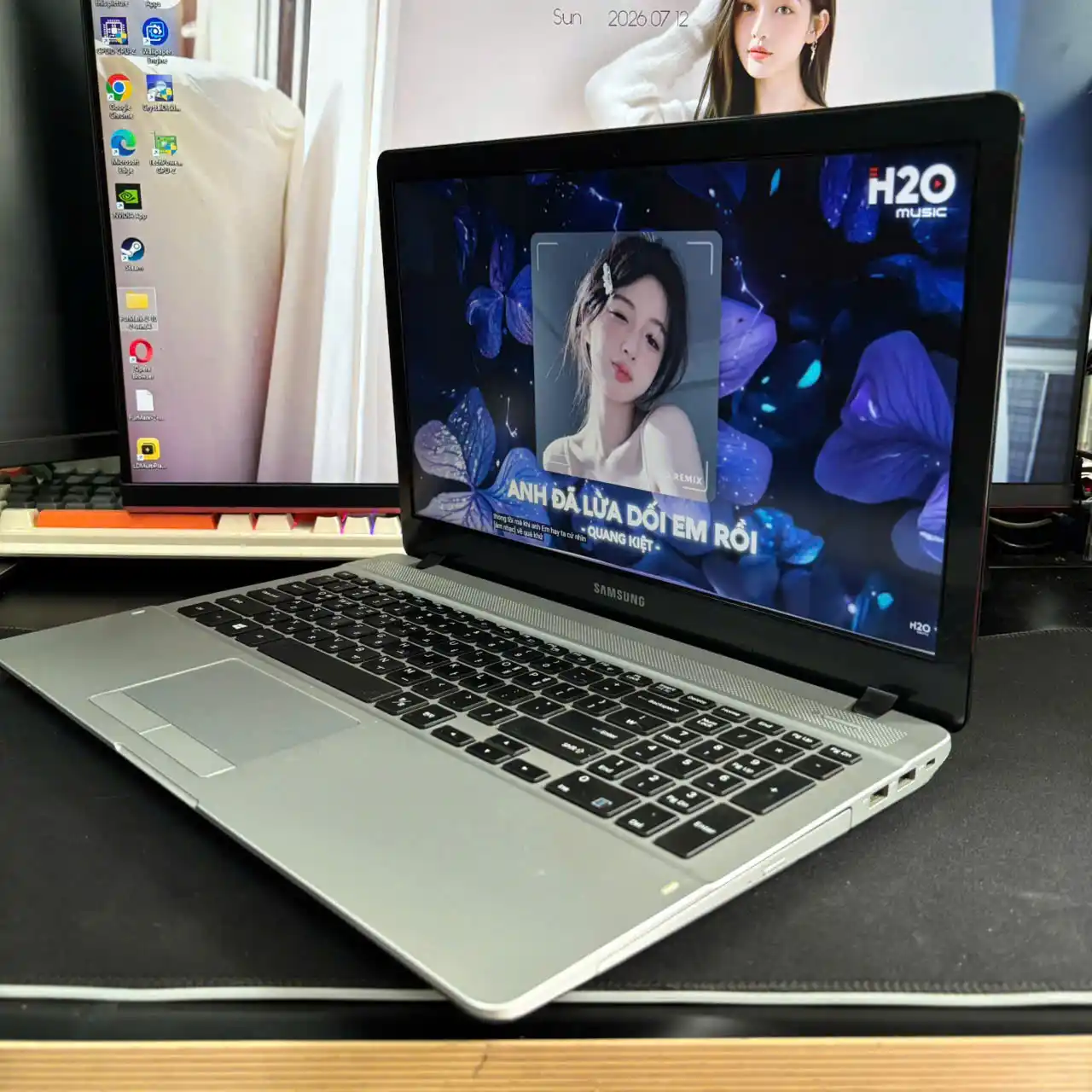 Samsung Series 3 NP370E5C | Core i7-4712MQ | RAM 8GB | SSD 256GB | GT 820M 2GB | 15.6" FHD 4