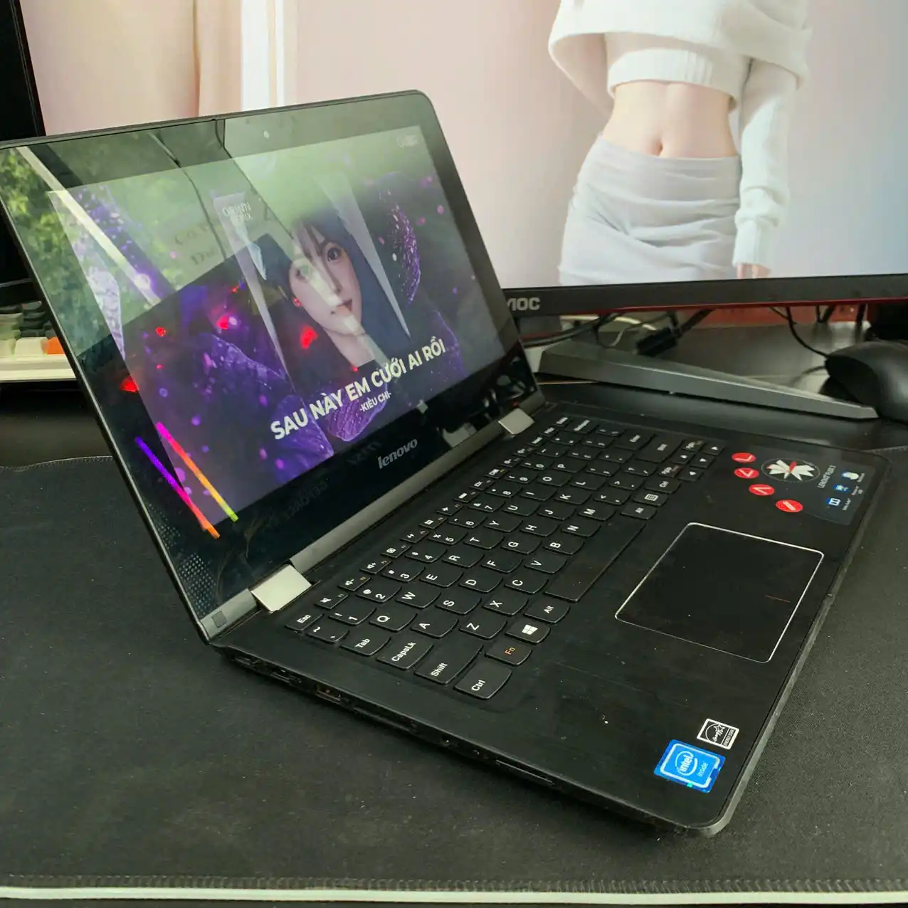 Lenovo Flex 3 1130 2-in-1 | Celeron N3060 | RAM 2GB | 60GB | 11.6" HD Cảm Ứng | Gập 360° 3
