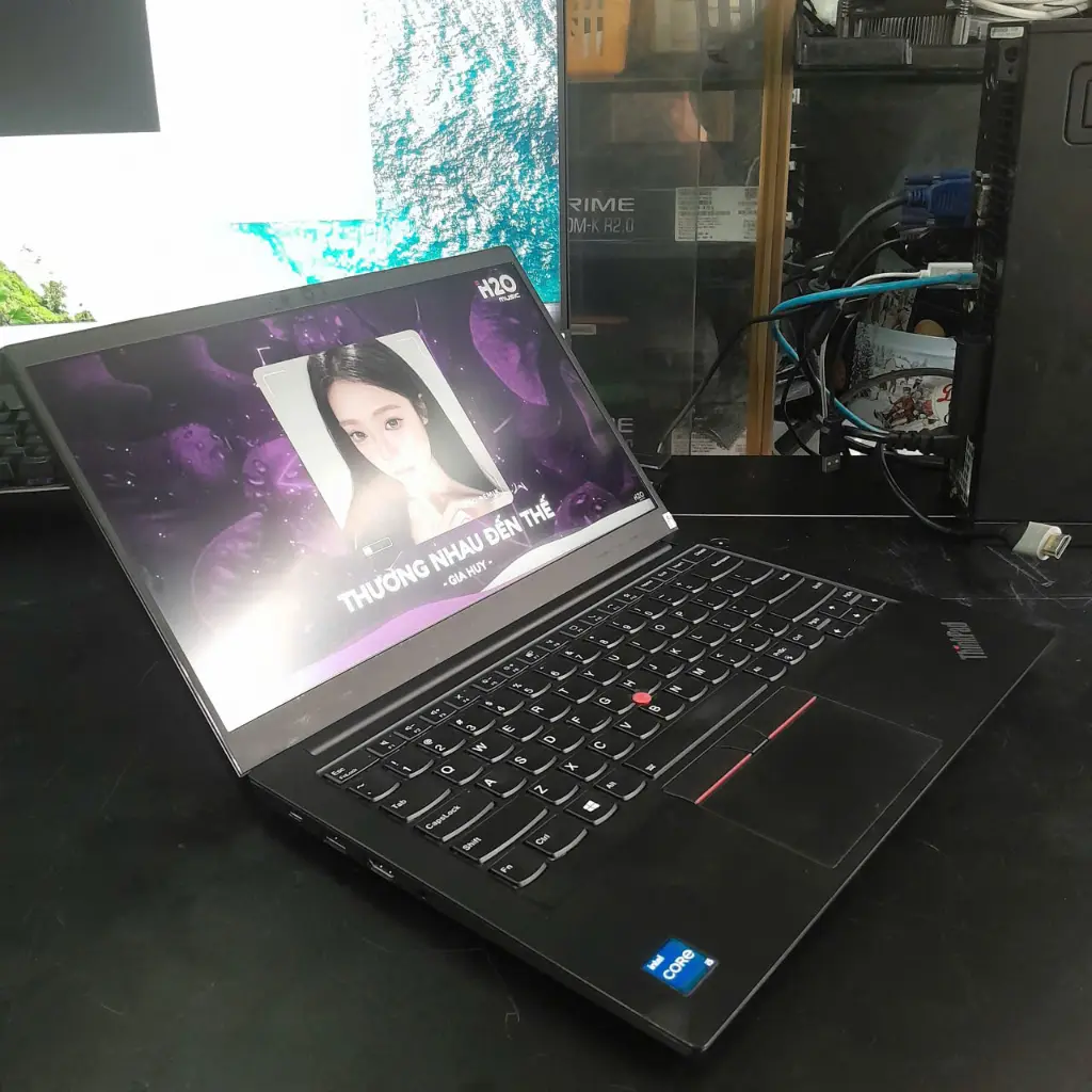 Lenovo ThinkPad E14 Gen 2 Like New | Intel Core i5-1135G7 | RAM 16GB | SSD 256GB | 14 inch FHD | Pin 100% | SSD 100% 4