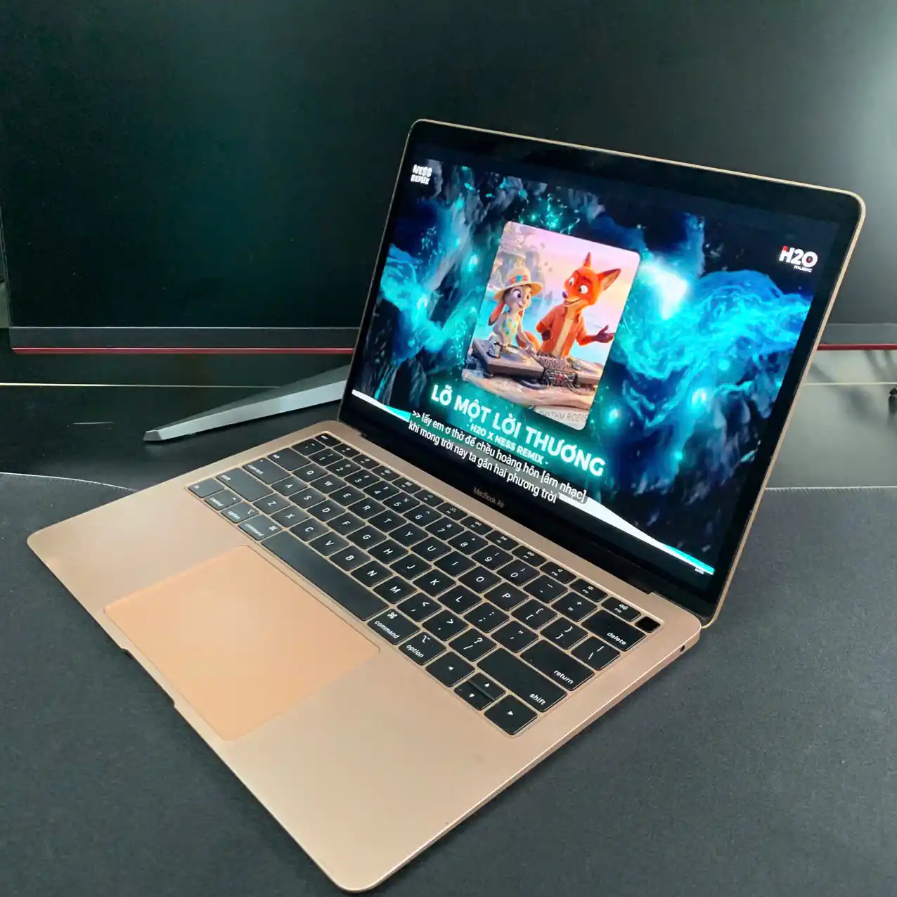 MacBook Air 2019 13 inch | Core i5 | RAM 8GB | SSD 256GB | Retina | Màu Hồng (Gold) 4