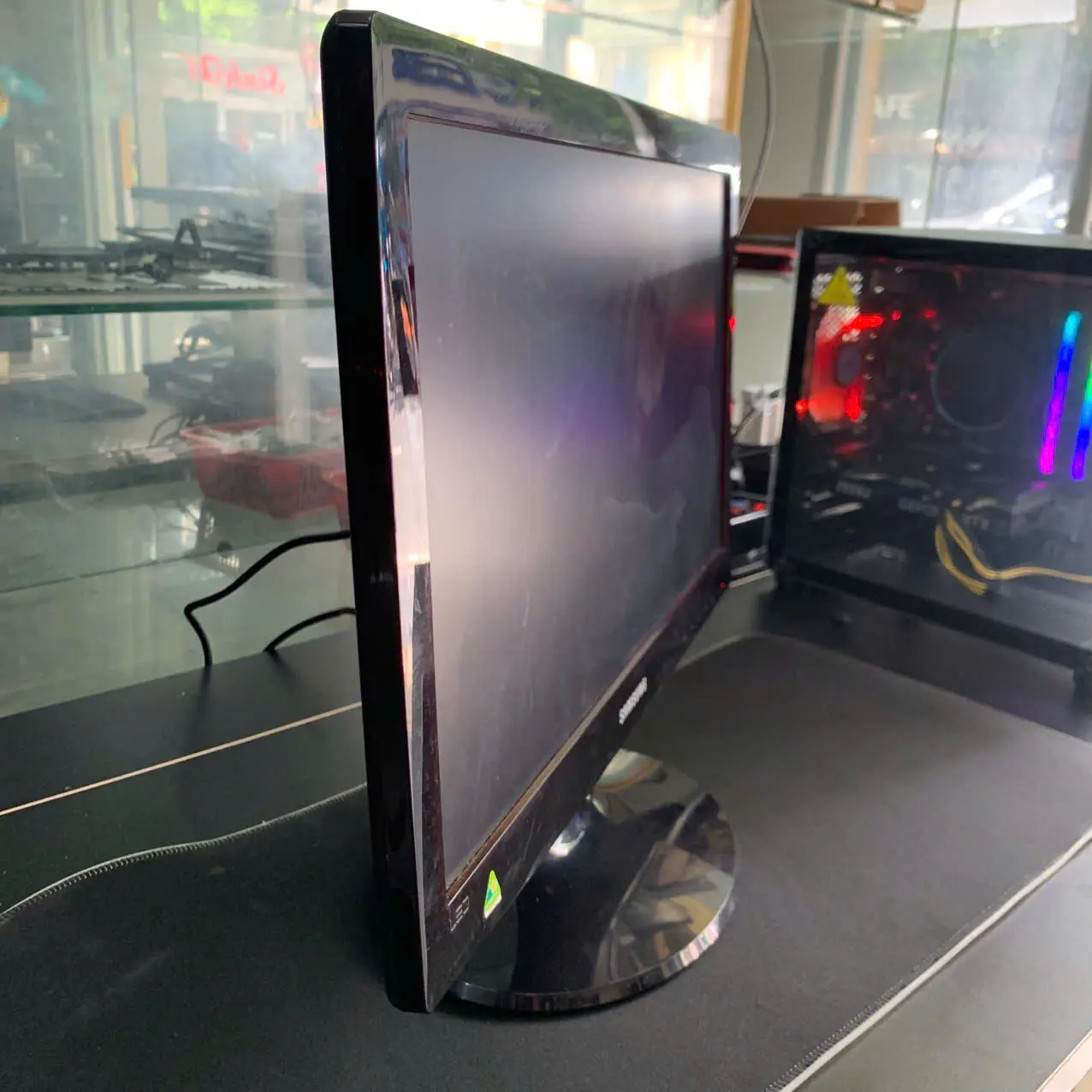Màn hình Samsung LS20D300 | 19.5 inch | TN | HD+ 1600x900 | 60Hz | HDMI + VGA 3