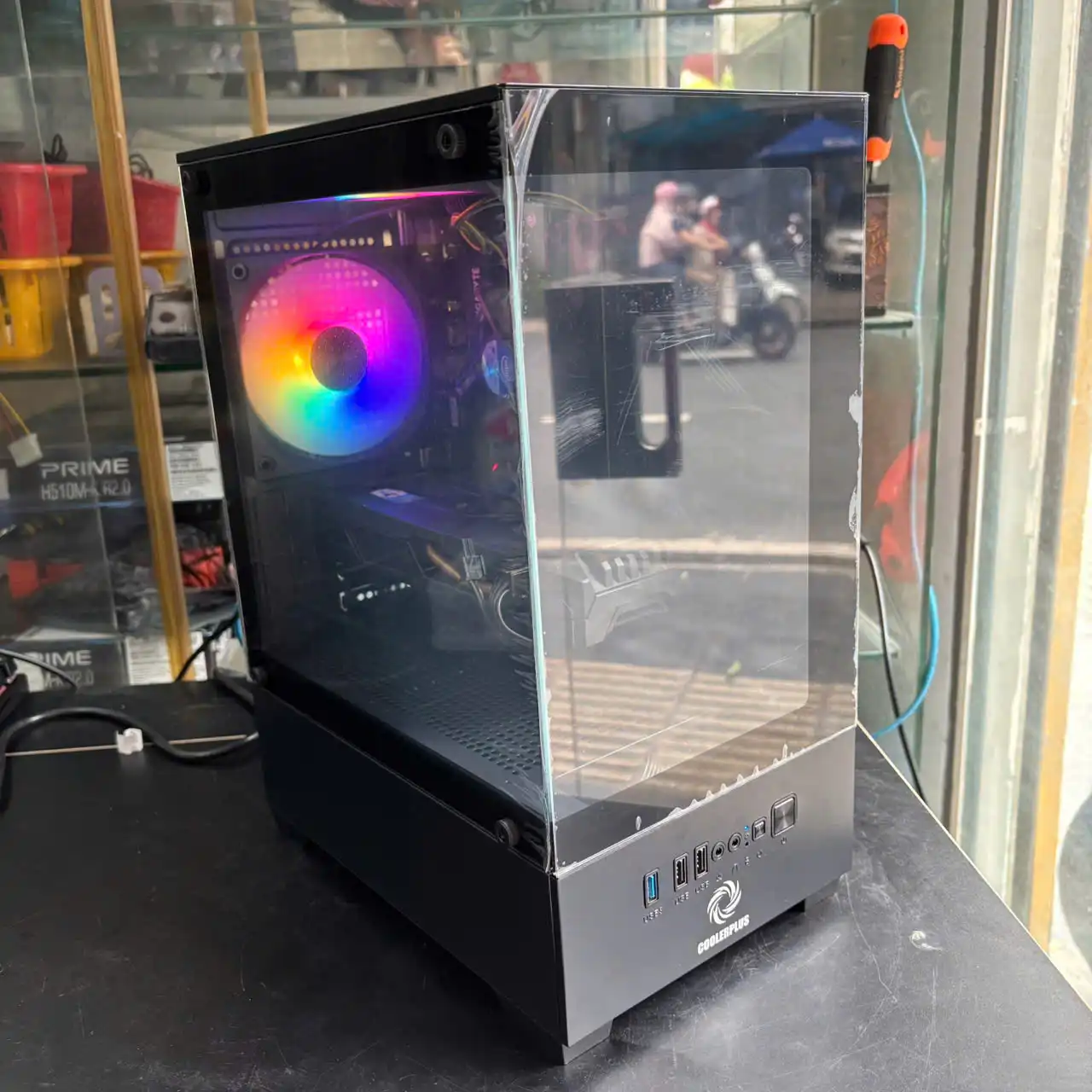 Gigbyte b250m gamming  I5 7400 Ram 16gb  Ssd 250 Hdd 500 Vga gigabyte 1050 2gb Antom pf650w Aqua ex-32b 2