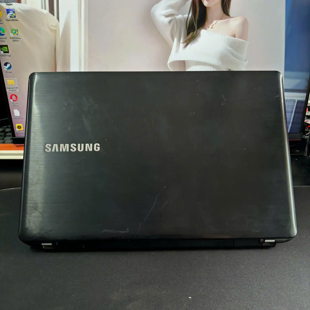 Samsung Series 3 NP370E5C | Core i7-4712MQ | RAM 8GB | SSD 256GB | GT 820M 2GB | 15.6" FHD 2