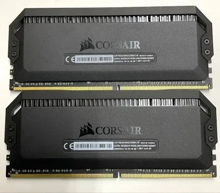 RAM PC Corsair Dominator Platinum RGB 32GB (2x16GB) DDR4 3200MHz 2