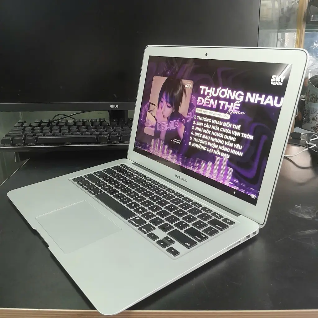 MacBook Air 2017 13.3 inch | Intel Core i5 | RAM 8GB | SSD 128GB - Pin Good Giá Rẻ 4