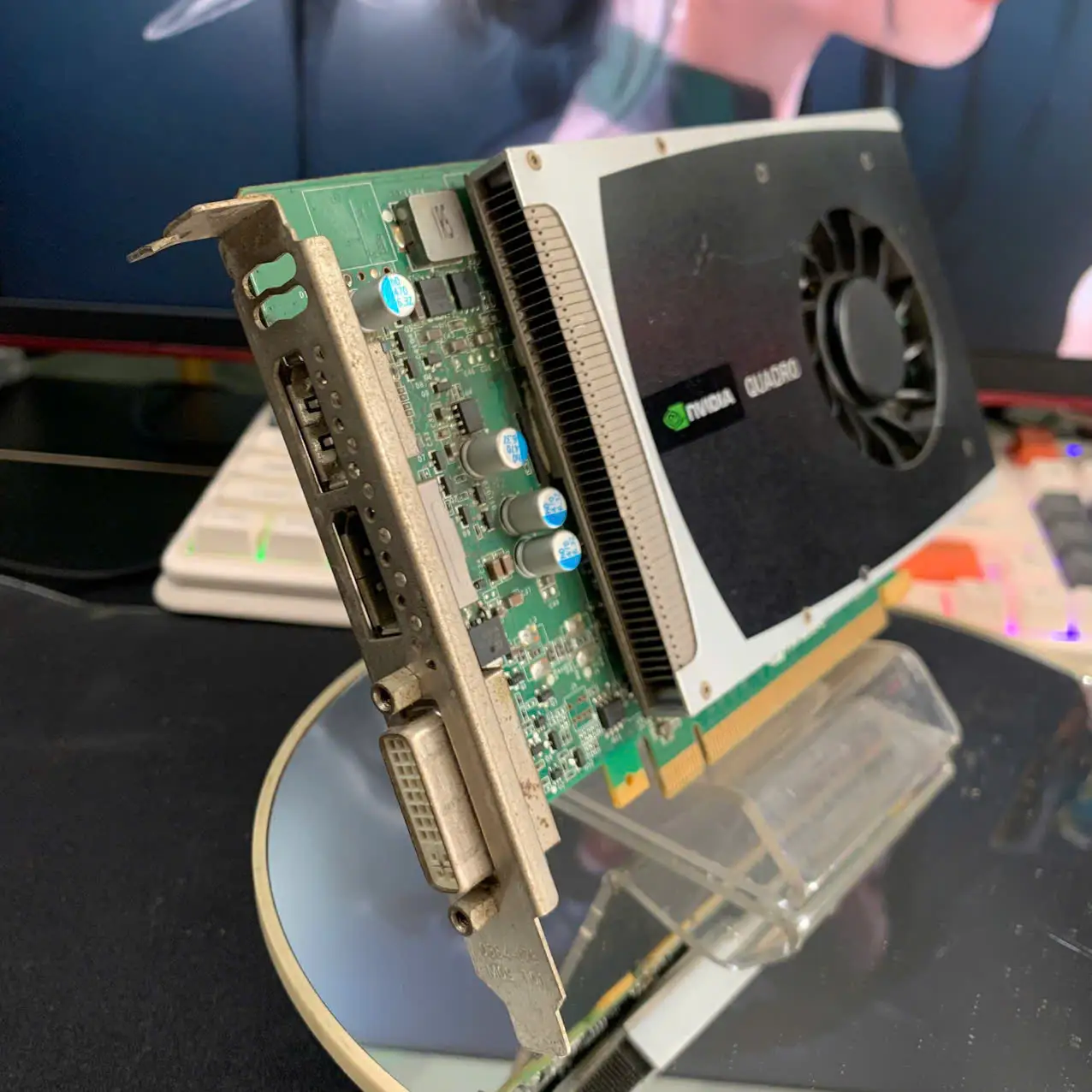 Nvidia Quadro 2000 1GB GDDR5 – Card đồ họa chuyên dụng 4