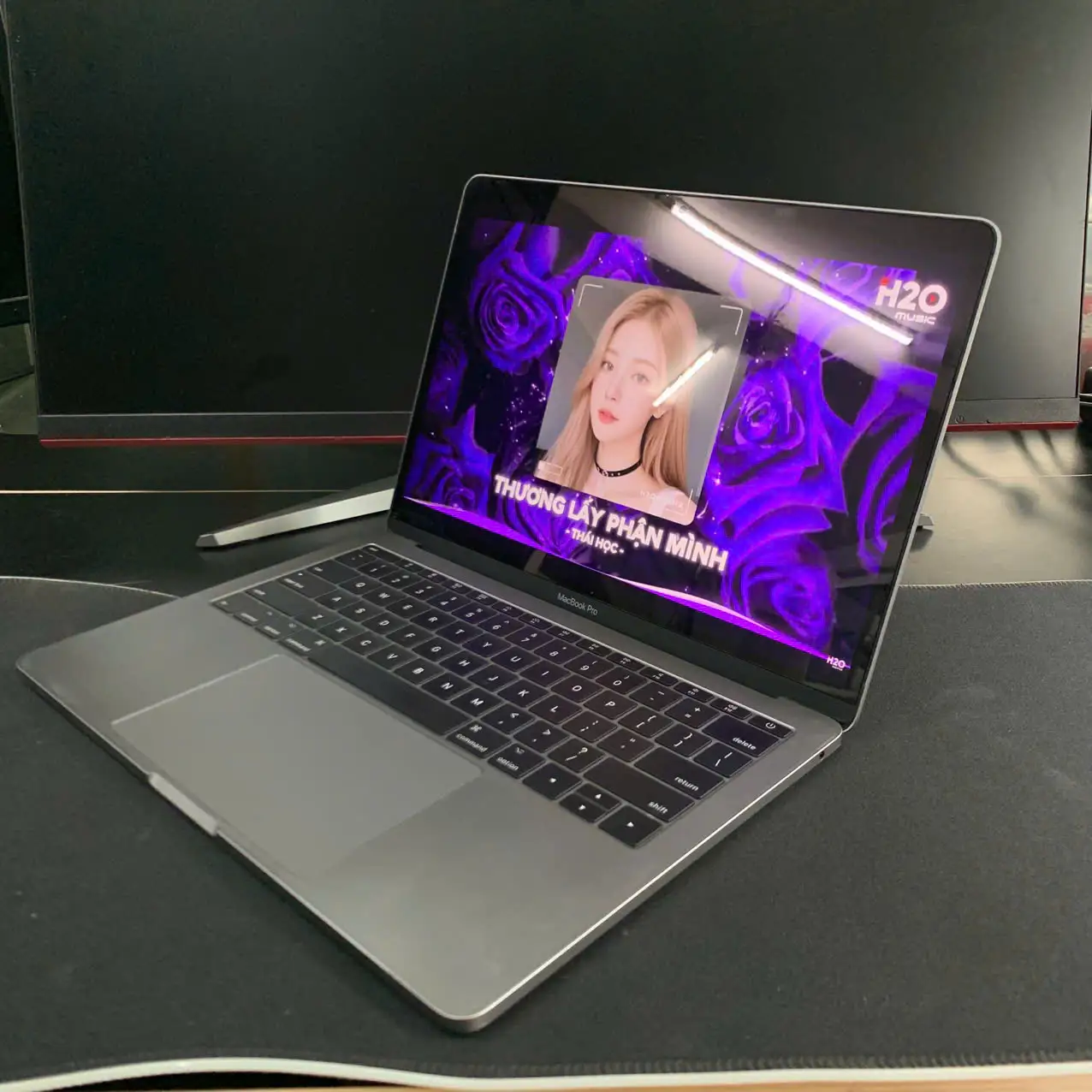 MacBook Pro 2017 (13-inch, Two Thunderbolt 3) | Core i5 2.3GHz | RAM 8GB | SSD 256GB | Retina 13.3" 4